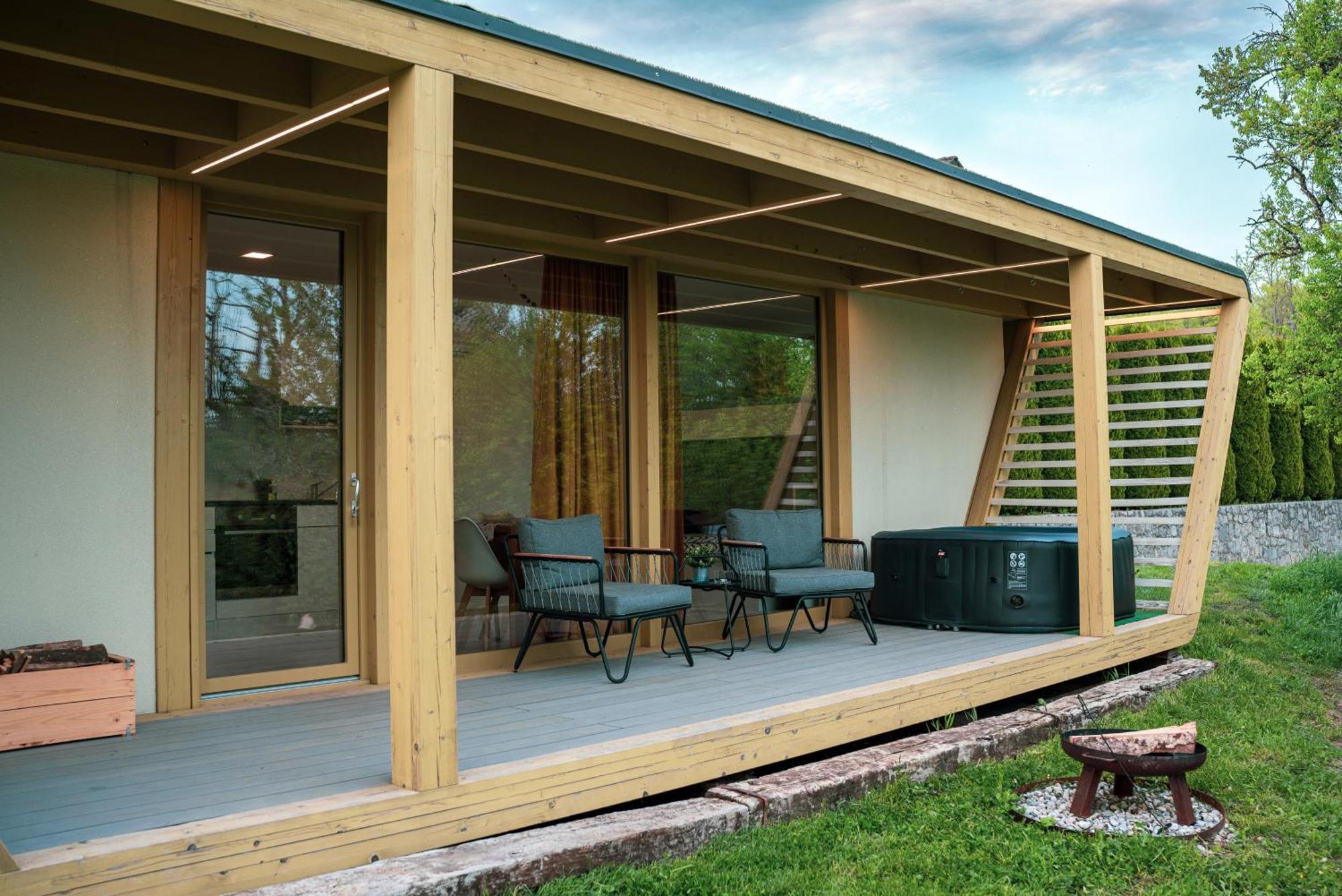 Holiday House Hona Lux Velike Lasce Exterior foto